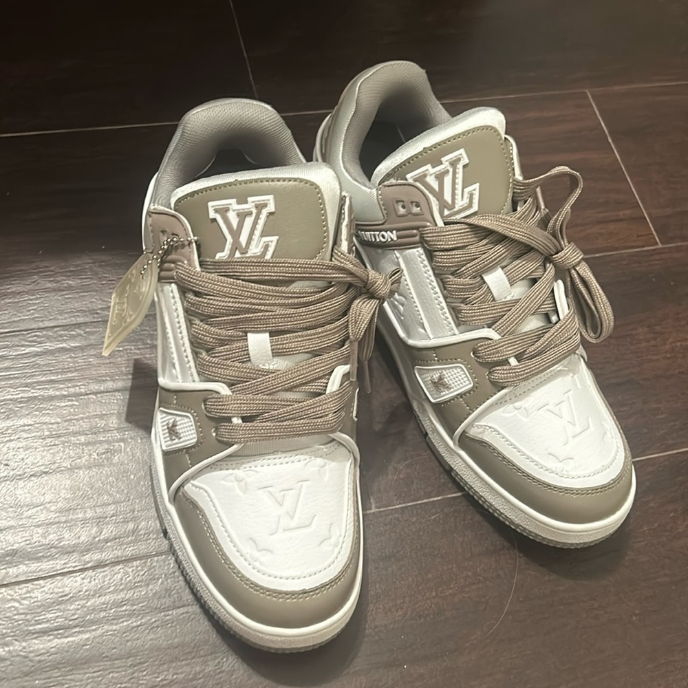 Stylish sneakers !